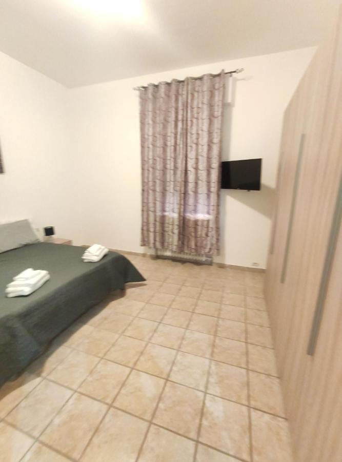 Appartamento C&Y Colombo Новара Екстер'єр фото